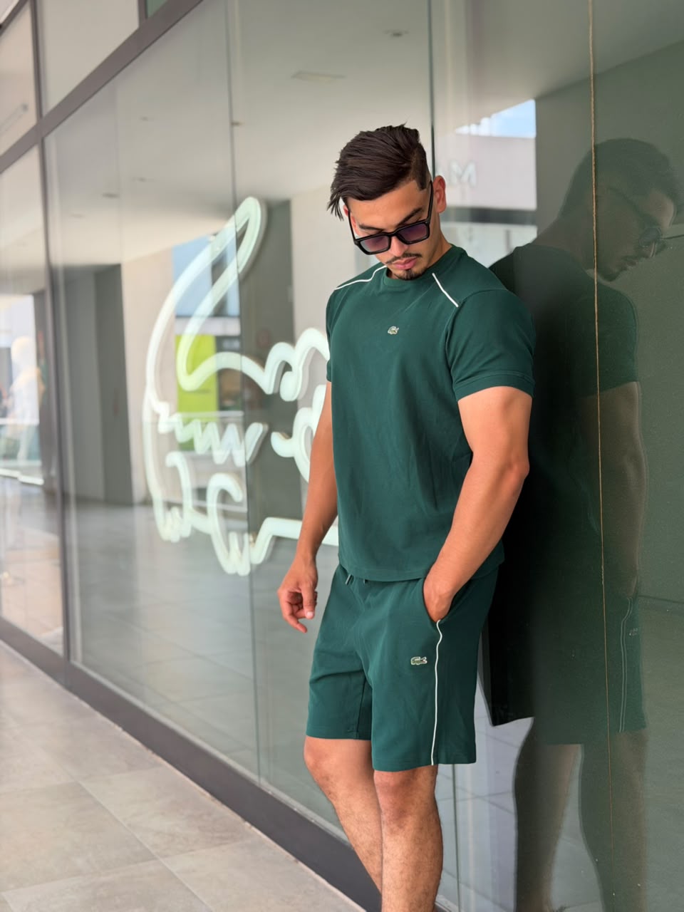 Ensemble Sportswear Premium.