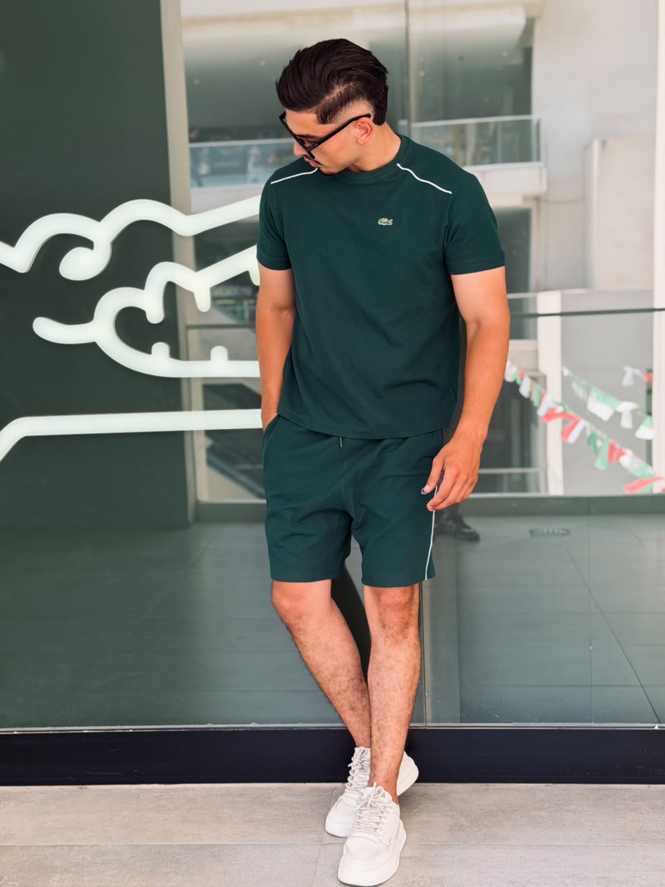 Ensemble Sportswear Premium.