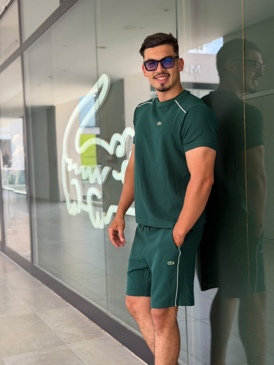 Ensemble Sportswear Premium.