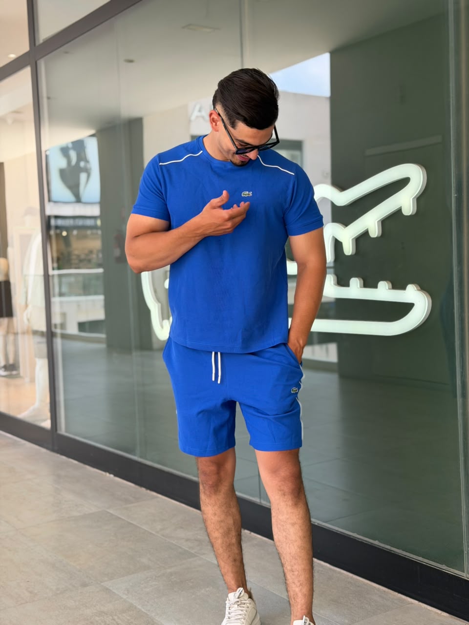 Ensemble Sportswear Premium.
