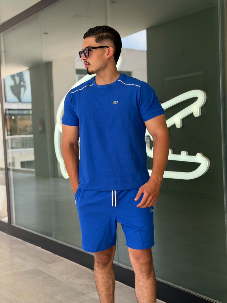 Ensemble Sportswear Premium.